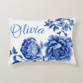 ヴィンテージチノイスリーブルーホワイトローズパーソナライズされた アクセントクッション (正面)