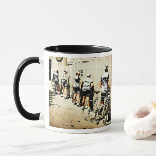 ヴィンテージツアードフランスサイクリストの1970年代のストップピーク マグカップ (ドーナツ)