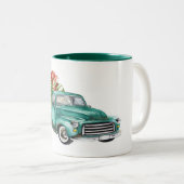 ヴィンテージティール（緑がかった色）トラックプレゼントクリスマスツリー ツートーンマグカップ (正面右)