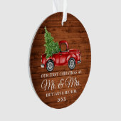 ヴィンテージトラックの木材初めてのクリスマスミスターとミセス オーナメント (正面)