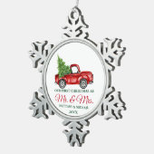 ヴィンテージトラック初めてのクリスマスミスターとミセス スノーフレークピューターオーナメント (右)