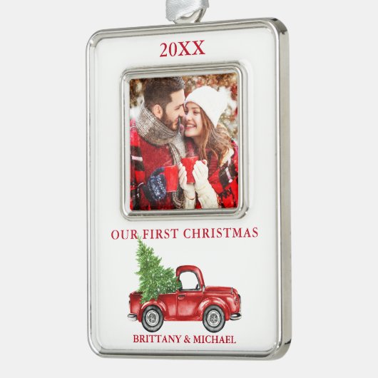 ヴィンテージトラック私たちの初めてのクリスマスカップル写真レッド シルバープレートフレームオーナメント (左)
