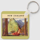 ヴィンテージトラベルニュージーランドランドスケープ先住民女性 キーホルダー (裏面)