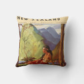 ヴィンテージトラベルニュージーランドランドスケープ先住民女性 クッション (裏面)