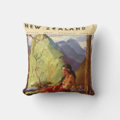 ヴィンテージトラベルニュージーランドランドスケープ先住民女性 クッション (正面)