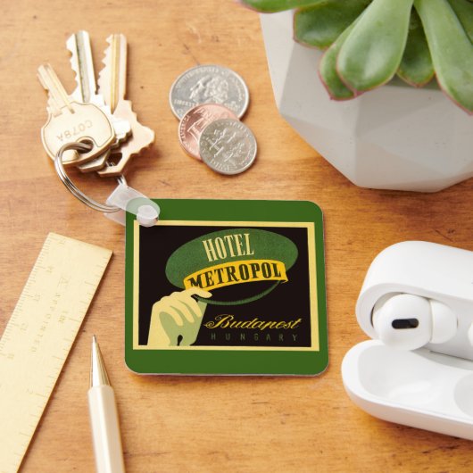 ヴィンテージトラベルブダペストハンガリーベルホップハット キーホルダー (デスク)