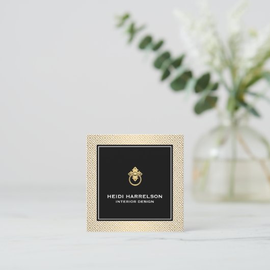 ヴィンテージドアノッカーのロゴ金ゴールド/黒縁ど スクエア名刺 (スタンド正面)