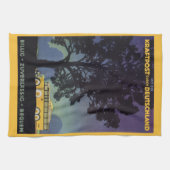 ヴィンテージドイツ、黄色のバスで夜、旅行アート キッチンタオル (横)