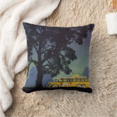 ヴィンテージドイツ、黄色のバスで夜、旅行アート クッション (ブランケット)