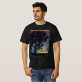 ヴィンテージドイツ、黄色のバスで夜、旅行アート Tシャツ (正面フル)