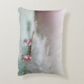 ヴィンテージドレッシングテーブルのボビーピン、宝石、羽根 アクセントクッション (裏面(縦))