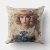 ヴィンテージドールコアガールとアイボリー クッション (正面)