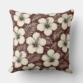 ヴィンテージハイビスカスフローラシームレスパターンinマルーン クッション (正面)