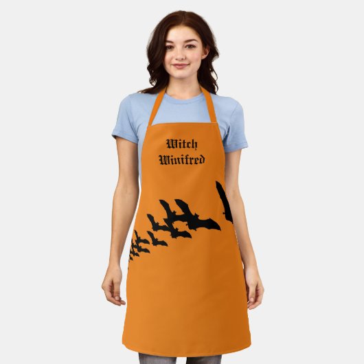 ヴィンテージハロウィーンとこうもりの群飛んでいるれ エプロン (着用した状態)