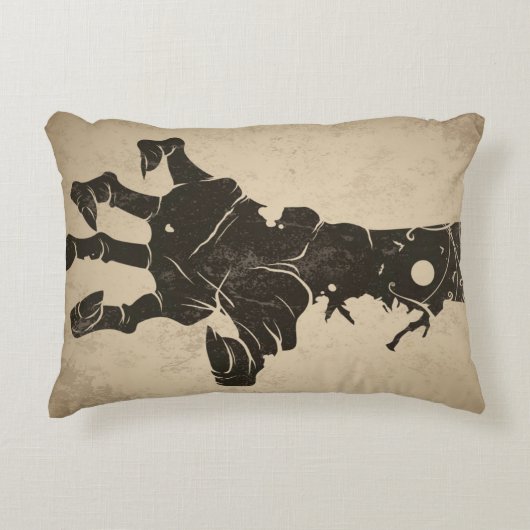 ヴィンテージハロウィーンアイコン – ゾンビハンド アクセントクッション (正面)