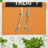 ヴィンテージハロウィーントリックまたはトリートスケルトン キッチンタオル (折り畳み)