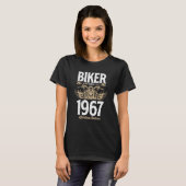 ヴィンテージバイクもしくは自転車に乗る人メンズウーマン生まれバイク1967年 Tシャツ (正面フル)