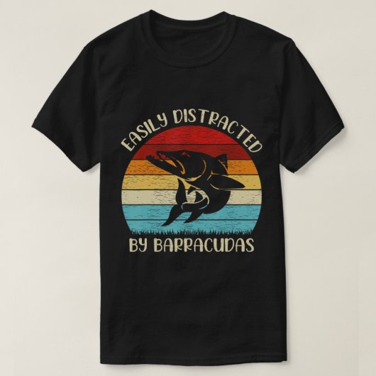 ヴィンテージバラクーダ魚の恋人が気を散らしやすい Tシャツ (デザイン正面)