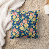 ヴィンテージバラフローラルパターンイラストレーション クッション (ブランケット)