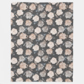 ヴィンテージバラ花グレーグレーパターン フリースブランケット (正面)