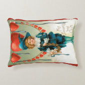 ヴィンテージバレンタインデービクトリアン、ハート付き少年 アクセントクッション (正面)