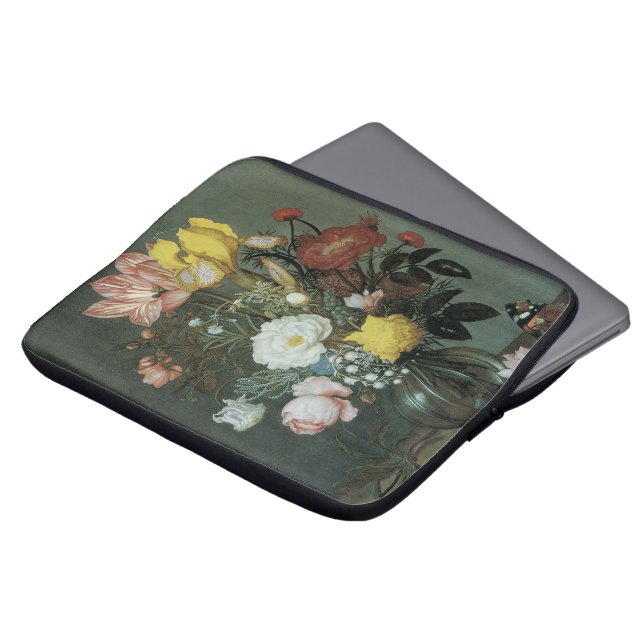 ヴィンテージバロック、花束のガラス花瓶 ラップトップスリーブ (正面上部)