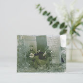 ヴィンテージバンジョーとナンタケットのフィドル・プレイヤー ポストカード (スタンド正面)