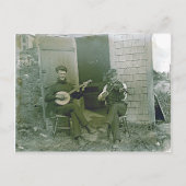 ヴィンテージバンジョーとナンタケットのフィドル・プレイヤー ポストカード (正面)