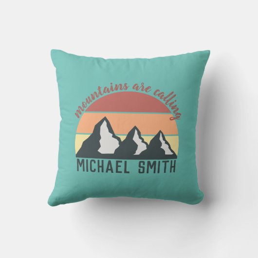 ヴィンテージパステル山脈はモノグラムスカイを呼び出している クッション (裏面)