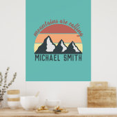 ヴィンテージパステル山脈はモノグラムスカイを呼び出している ポスター (キッチン)