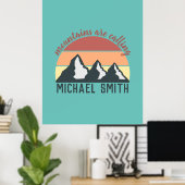 ヴィンテージパステル山脈はモノグラムスカイを呼び出している ポスター (ホームオフィス)