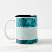 ヴィンテージパターンカスタムのイニシャルの白い青 ツートーンマグカップ (左)