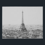 ヴィンテージパリエッフェルタワー白黒写真 フェイクキャンバスプリント<br><div class="desc">エッフェルタワーとパリフランスの白と黒の旅行写真を見る鳥の目を見るヴィンテージが美しいキャンバスアートです。</div>