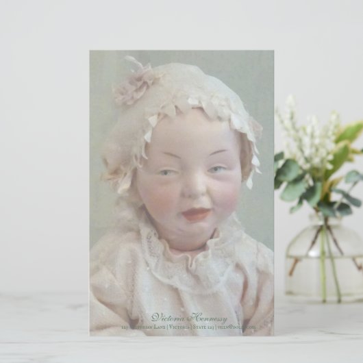 ヴィンテージパーソナライズされたビクトリアンの古代少女の人形 (スタンド正面)