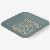 ヴィンテージパーソナライズされた誕生日ウイスキーのラベルのテーマ ペーパープレート (傾斜あり)