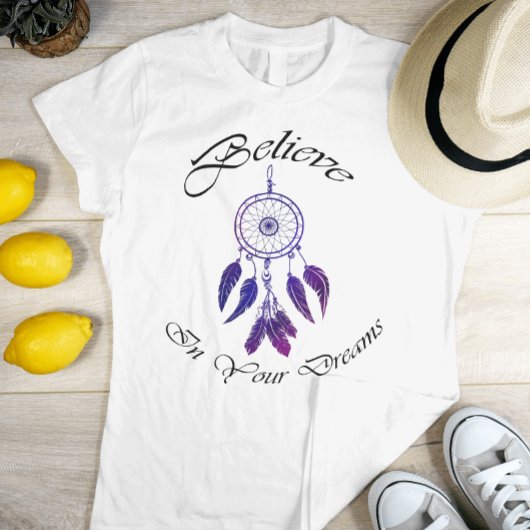 ヴィンテージパープル信じフェザーの夢 Tシャツ