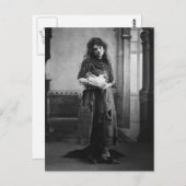 ヴィンテージビクトリアンが鶏を持つ女性 ポストカード (正面/裏面)