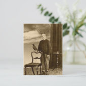 ヴィンテージビクトリアンと〔雄ジカの〕枝角の少年 ポストカード (スタンド正面)