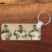 ヴィンテージビクトリアンの父の日、三つ子だ! キーホルダー (正面)