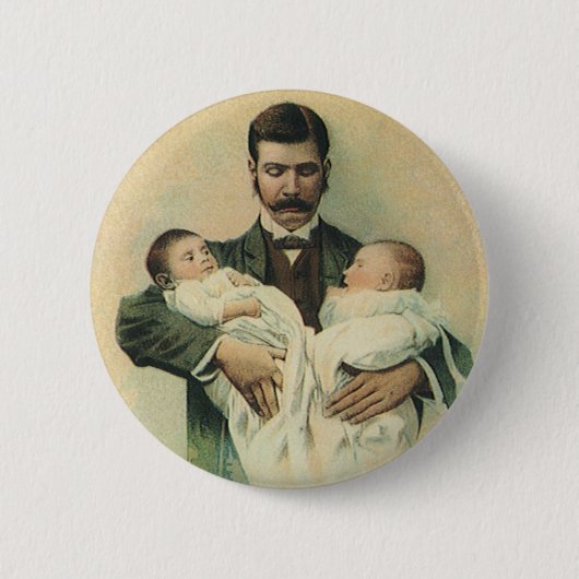 ヴィンテージビクトリアンの父の日、三つ子だ！ 缶バッジ (正面)