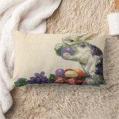 ヴィンテージビクトリアンイースターバニー、花と卵 ランバークッション (ブランケット)