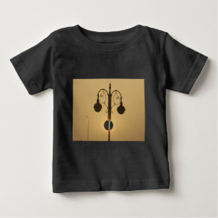 ヴィンテージビクトリアンサンセット通りライトアートデザイン ベビーTシャツ