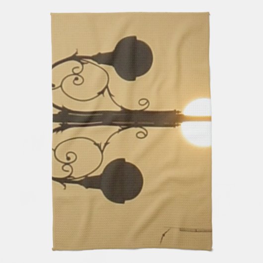 ヴィンテージビクトリアンサンセット通りlight.png キッチンタオル (縦)