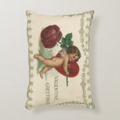 ヴィンテージビクトリアンバレンタインCherub、バラ、ハート アクセントクッション (正面(垂直))