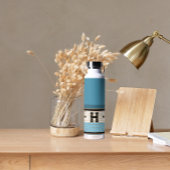 ヴィンテージビストロタイルダスティブルーアンド金ゴールドモノグラム ウォーターボトル