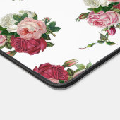 ヴィンテージピンクのバラと名前 – 白の背景 デスクマット (コーナー)