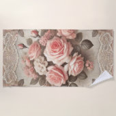 ヴィンテージピンクのローズフローラとレース ビーチタオル (正面)