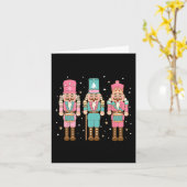 ヴィンテージピンクナツクラッカースクワッドピンクのクリスマスウィメンズ カード (黄色い花)