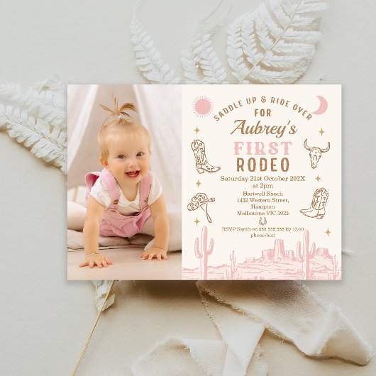 ヴィンテージピンクフォト女性のカーボーイファーストロデオ誕生日 招待状