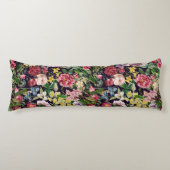 ヴィンテージピンクフローラブラックパターンモノグラム ボディピロー (正面)